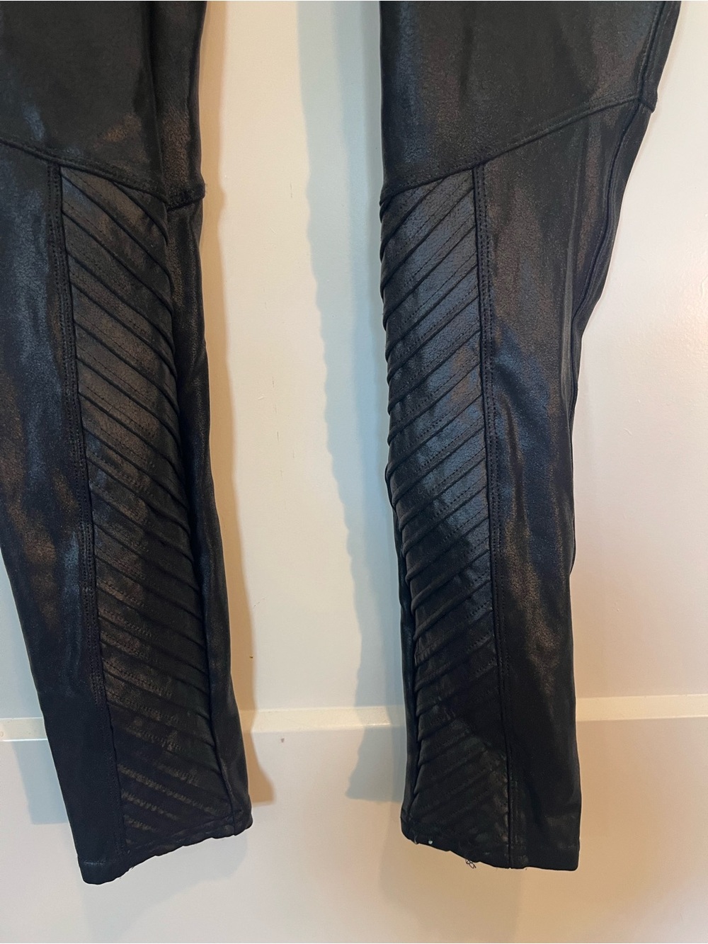 SPANX Women's Faux Leather Moto Goth Grunge Leggings In Black Size Medium - Picture 5 of 12